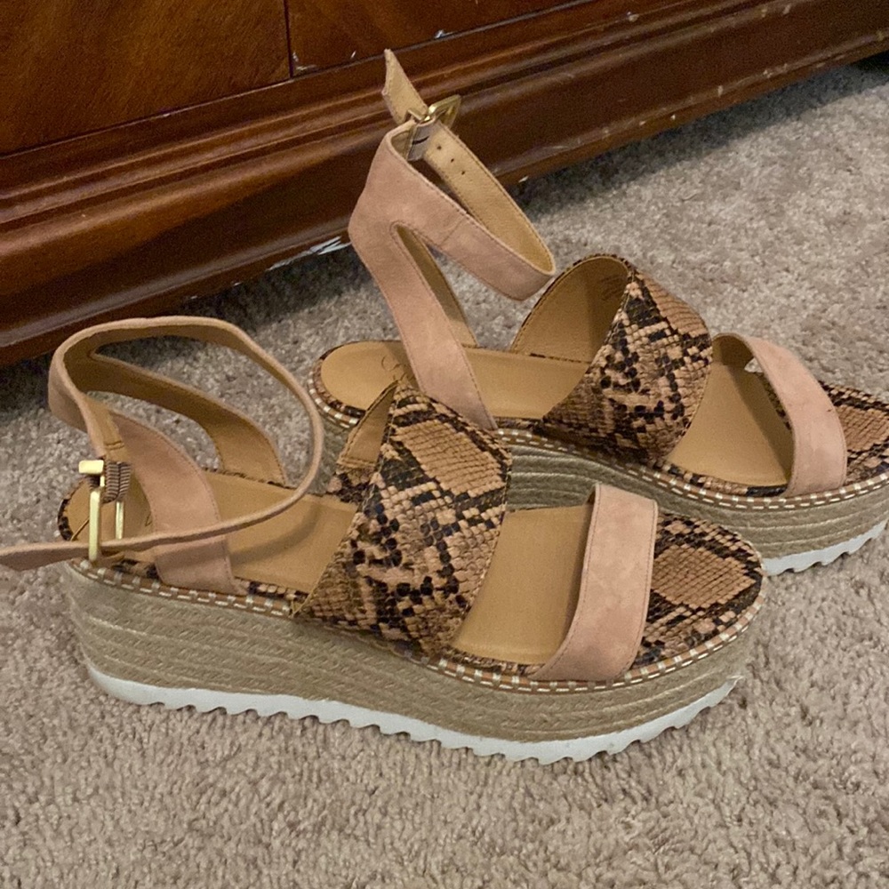 Blush flatforms